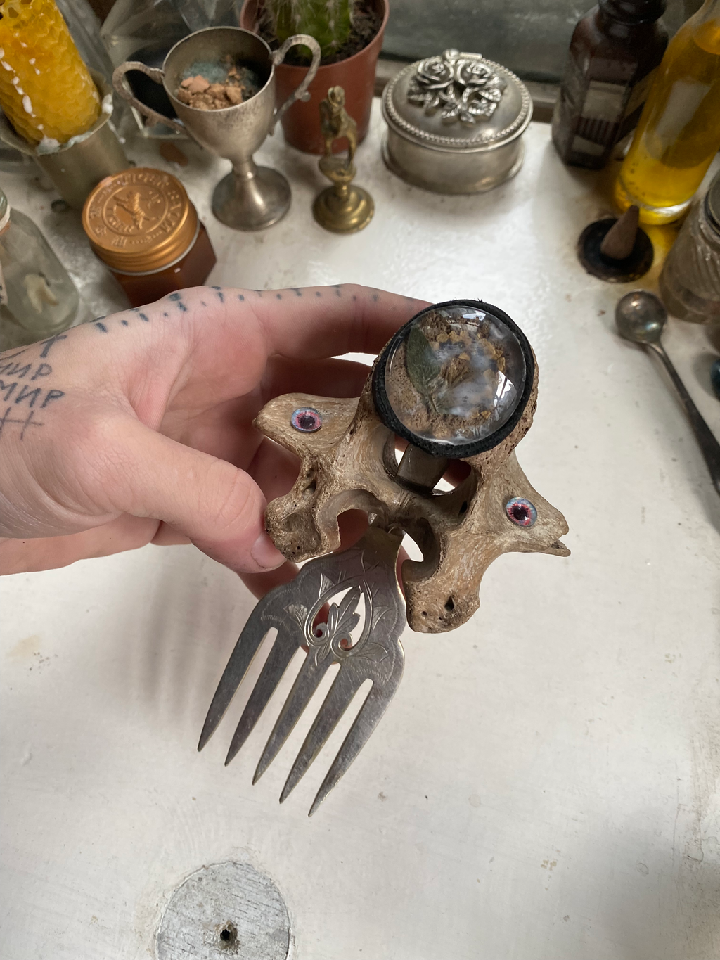 Fosillised Bone Hair Comb/Clip image 0