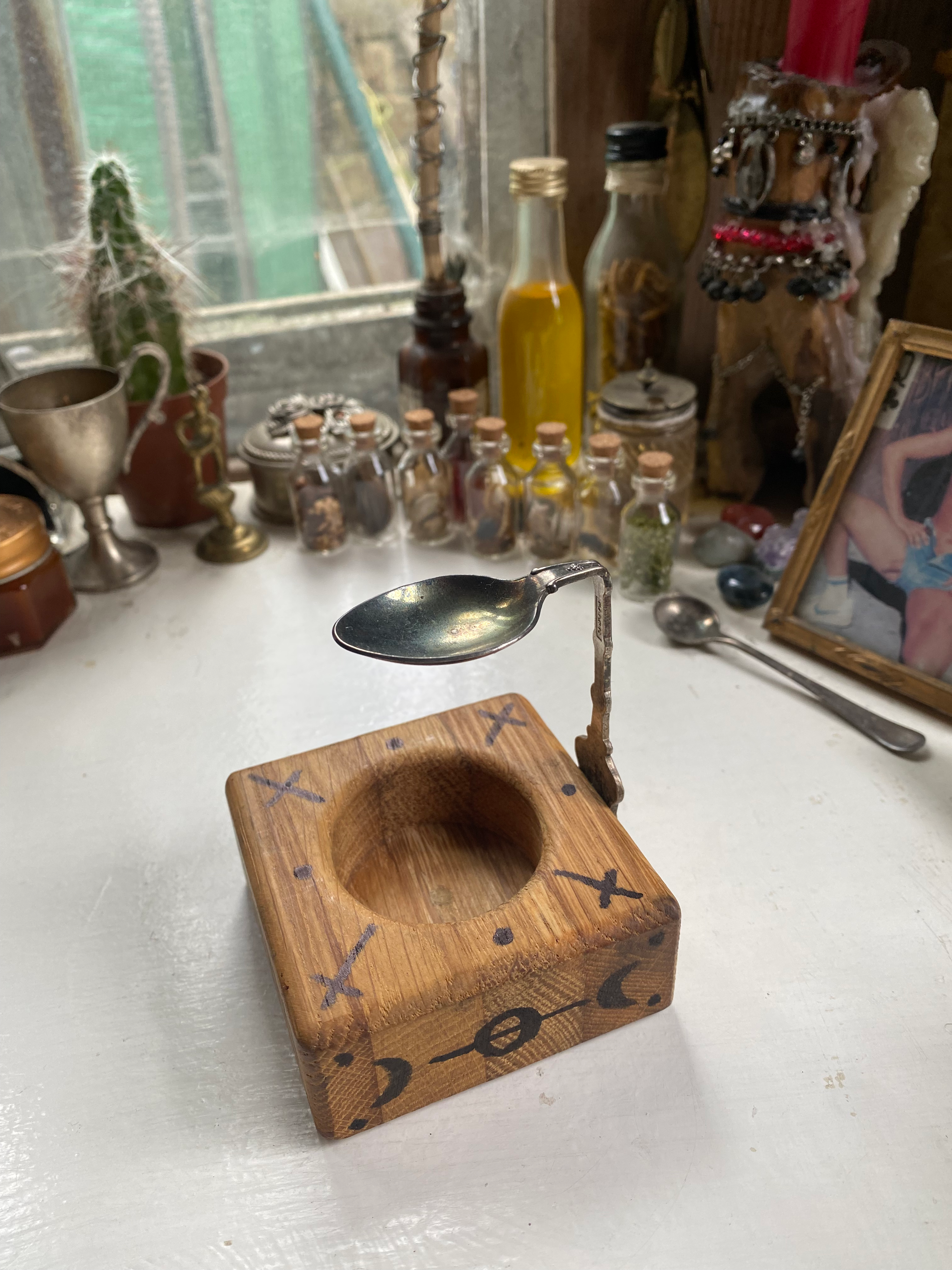 Wooden Essential Oil Burner image 1