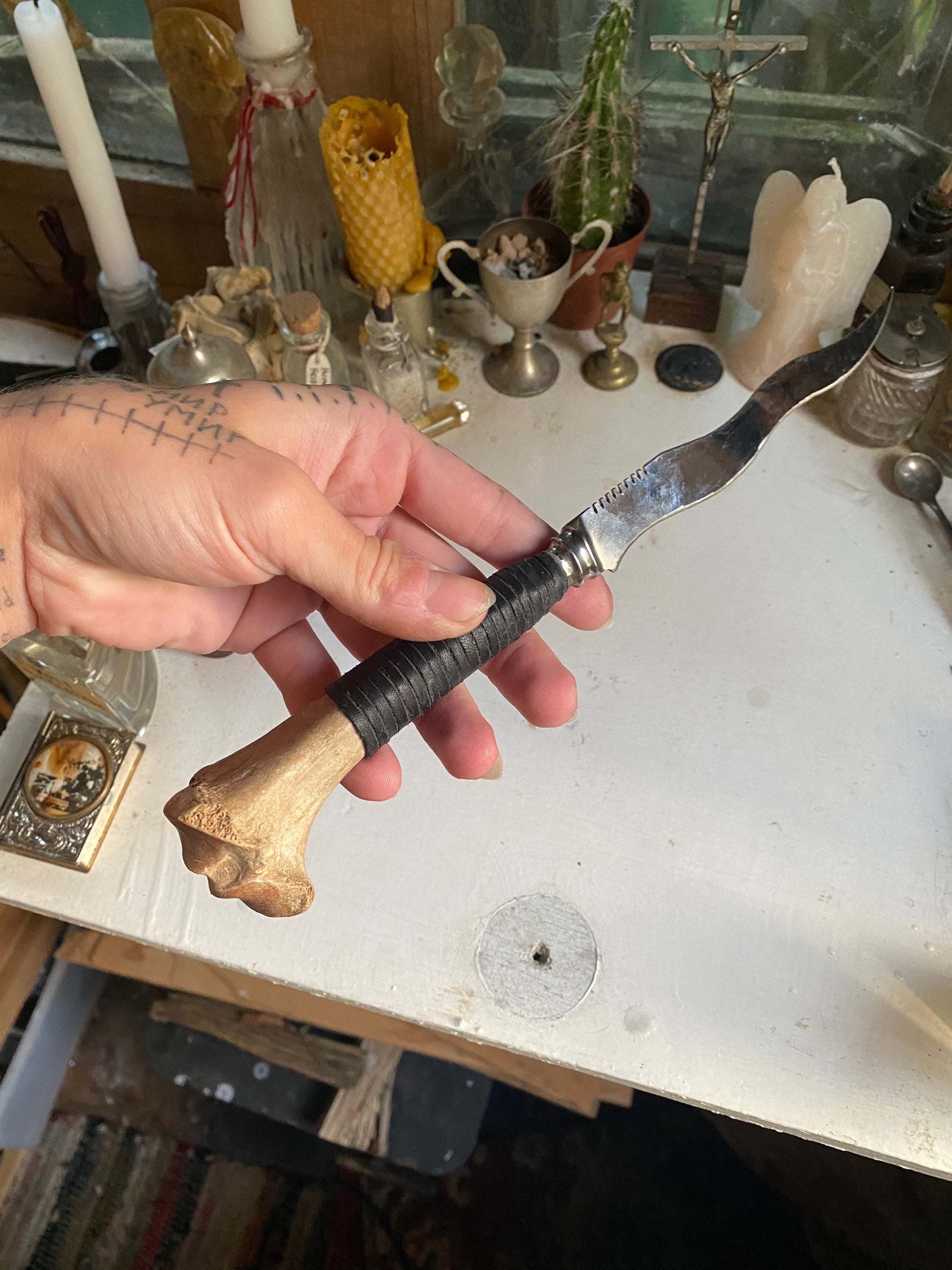 Wave Blade and Bone Dagger image 2