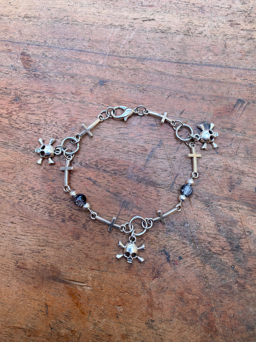 Skulls, Crosses and Cracked Glass Beads Bracelet