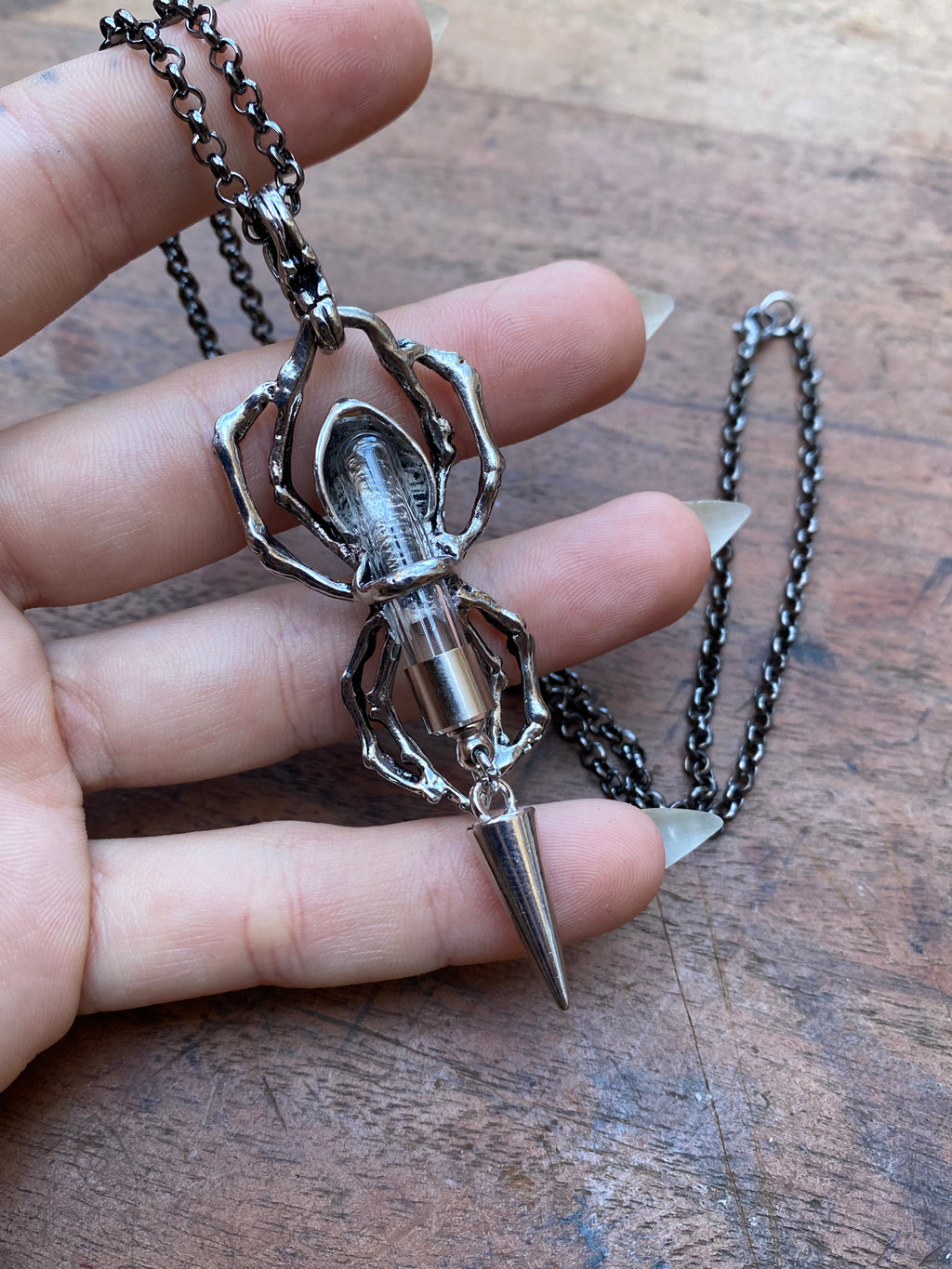 Detachable Openable Glass Vial in Spider Pendant Necklace