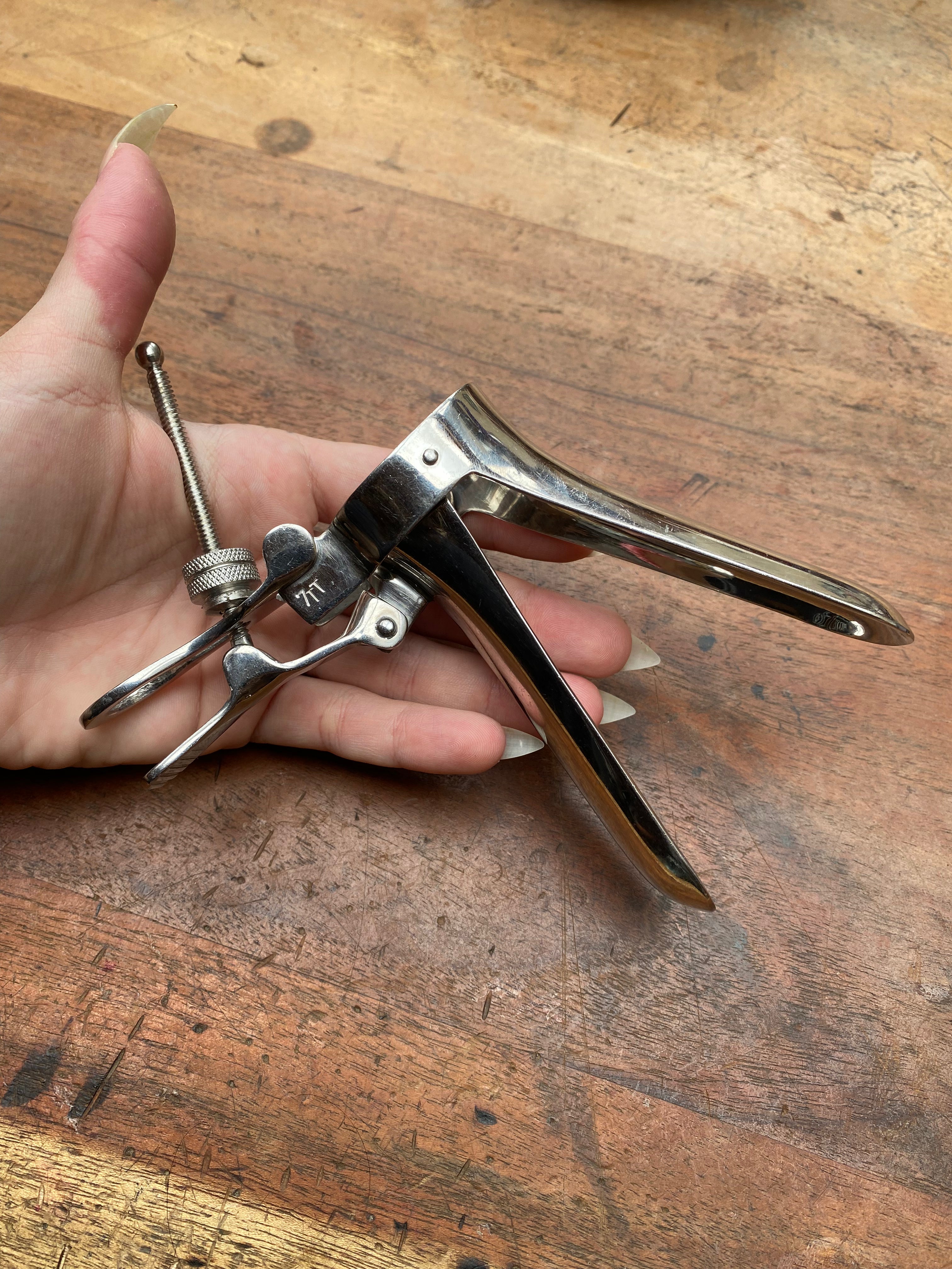 Vintage Metal Speculum