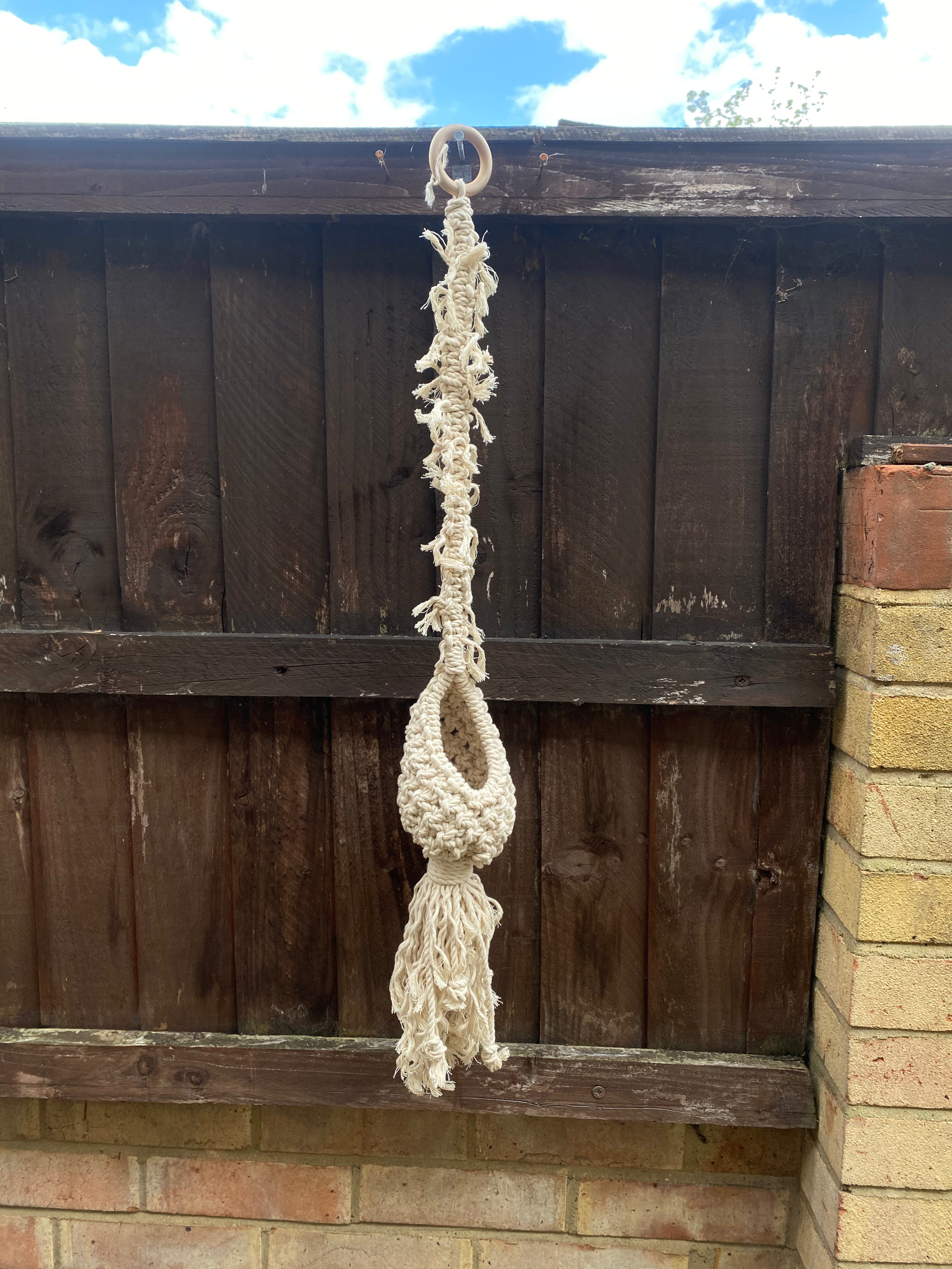 Macrame Hanging 'Spine' Basket